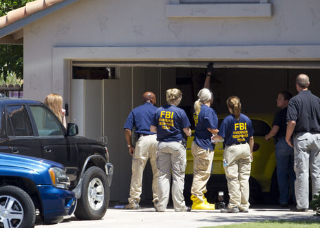 FBI agents on the scene of the J.T. Ready mass murder in Gilbert, Arizona which should be an Arizona crime, not a Federal crime